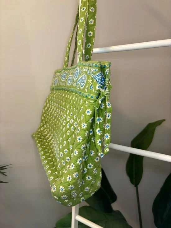 Vera Bradley 3 Piece Set, Quilted Green Floral Tote with Matching Wallet & Pouch - Picture 6 of 16
